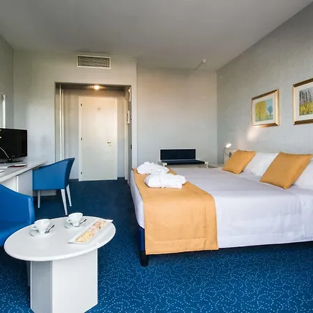 Viest Hotel 4*