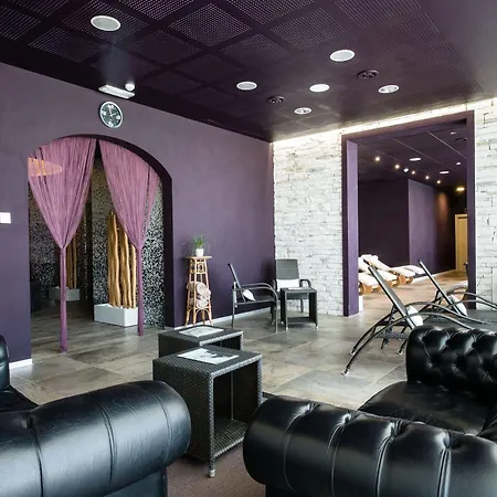 Viest Hotell 4*