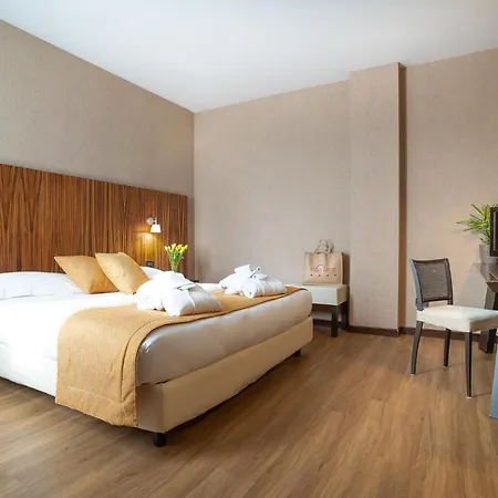 Viest Hotel 4*